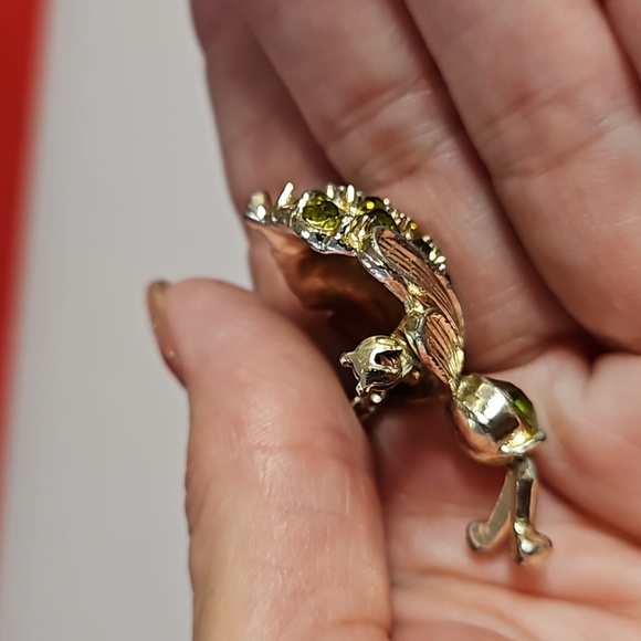 Vintage goldtone green rhinestone Beetle Bug  brooch animal bumble bee - Picture 3 of 6